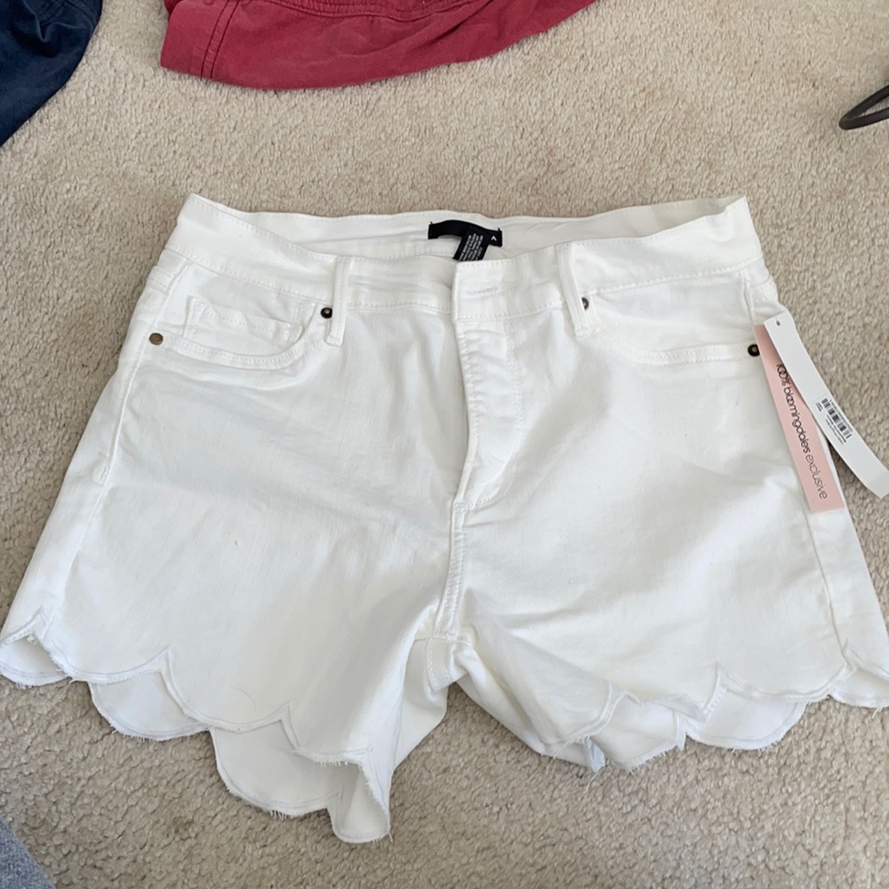 Aqua scallop shorts NWT